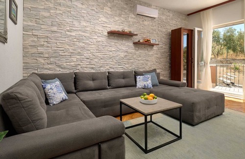 Vranjic Villa | Villa Ivana with private pool