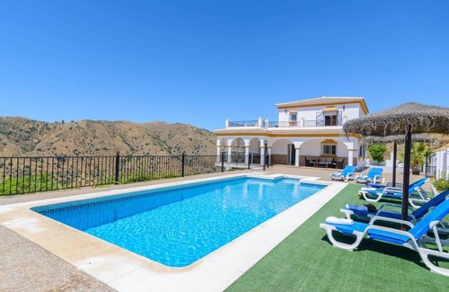 Vinuela Villa | Villa Jazmín Viñuela by Ruralidays