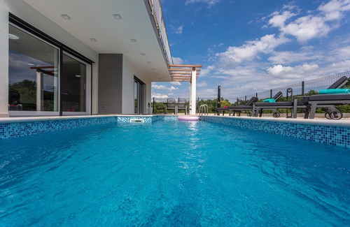 Gamboci Villa | Villa Jelena 4 stars families couples barrier-free pool grill