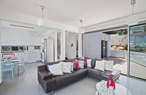 Latchi Villa | Villa Jenny, Modern 3BDR Latchi Villa with Pool and Stunning Views
