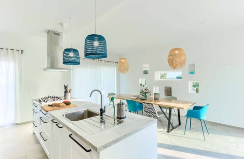 Muline Villa | Villa Joyful Living - with 4 bedrooms and an indoor pool, minutes away from the beach