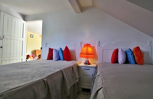 Artemisa House | Villa Juanita