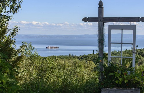 Pointe-au-Pic Villa | Villa Julie,53-acre domain with spectacular views on the river,2-km hiking trail
