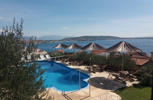 Seget Donji Apartment | Villa Julio's first floor two bedroom apartment no. one-with terrace towards sea