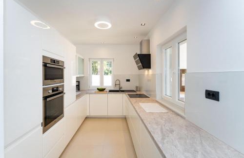 Diklo Villa | Villa Kale