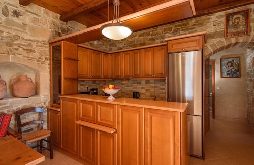 Kalamaki Villa | Villa Katerina - A traditional and luxury villa at Kalamaki