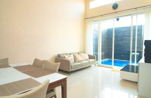 Oro Oro Ombo Villa | Villa Kedondong with Private Pool and Rooftop