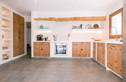 Sant Jordi de Ses Salines Villa | Villa KM4 - Eight Bedroom Villa, Sleeps 16