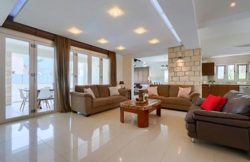 Universal Villa | Villa Kristia
