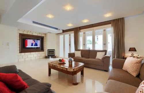 Universal Villa | Villa Kristia
