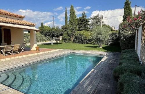 Lambesc Villa | Villa l'Olivier en Provence 5ch piscine jardin et clim