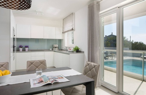 Kapelica Villa | Villa L - Villa with 2 separate units (ideal for 2 families) and private pool