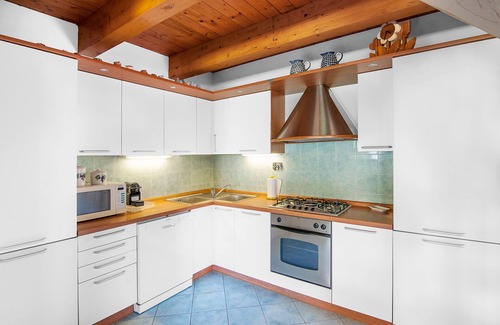 Procchio Villa | Villa La Guardiola, 11 beds 50 meters from the beach. Discount ferry.
