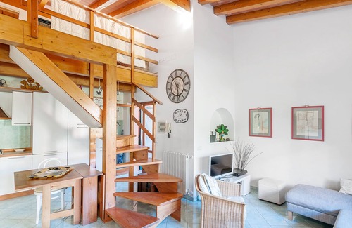 Procchio Villa | Villa La Guardiola, 11 beds 50 meters from the beach. Discount ferry.