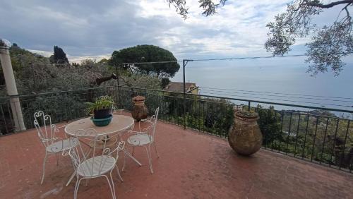 Sant'Ilario Apartment | Villa La Mamounia