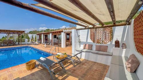 Antequera Villa | Villa La Morada Antequera - La Higuera by Ruralidays