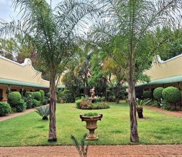 Akasia Apartment | Villa La Pensionne Guest House