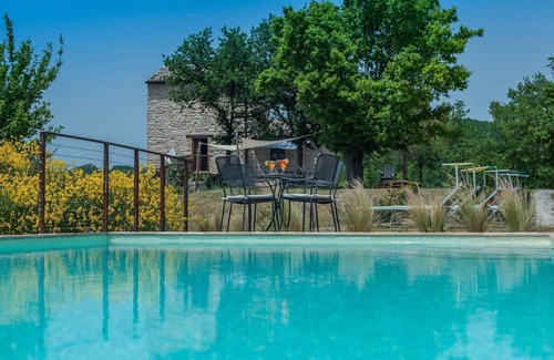 Acqualagna Villa | Villa La Torre 8 - Two Bedroom Villa, Sleeps 8
