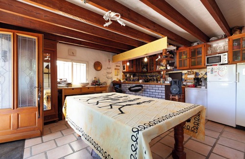 Evenos Villa | Villa 'La Villa Du Broussan' with Mountain View, Private Pool and Wi-Fi