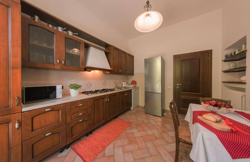 Pomaia Villa | Villa Lama 24 - Ten Bedroom Villa, Sleeps 24