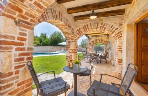 Susnjici Villa | Villa Lamija by Villsy