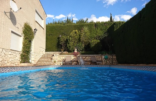 Barrio de la Vega House | Villa Las Catalpas. Magnificent house chalet