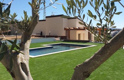 Cefalu Villa | Villa Laura with pool.