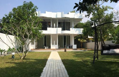 Kaluwamodara Bed & Breakfast | villa layanga - riverside guestrooms