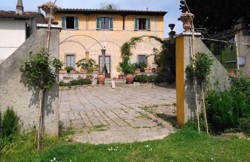 Careggi Rifredi House | Villa Le Pergole- Firenze