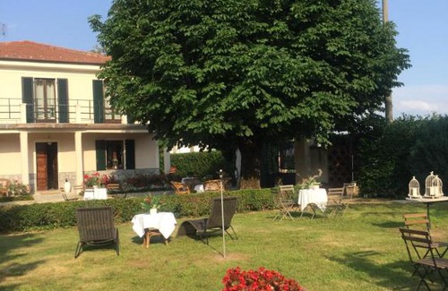 Cavour Bed & Breakfast | VILLA LE ROSE
