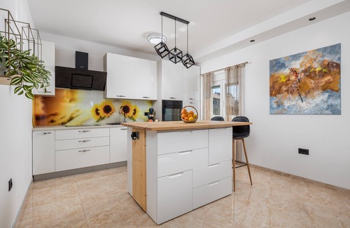 Lipa Villa | Villa Lemily - Five Bedroom with Swimming Pool