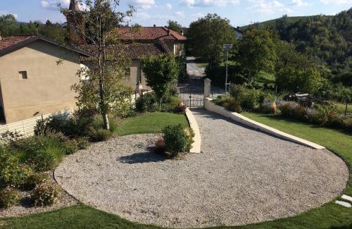 Monforte d'Alba Villa | Villa Leolo' Monforte d'Alba