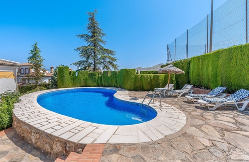 Barrio de la Vega Villa | Villa 'Leonor Con Piscina Privada' with Mountain View, Wi-Fi and Air Conditioning