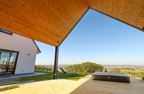 Frasnes-Lez-Anvaing Villa | Villa Les Hauts, Luxury villa with panoramic view and jacuzzi