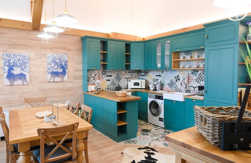 Razlog Ski Chalet | Villa Letizia with Sauna near Pirin Golf Resort