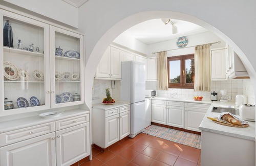 Agios Spyridon Corfu Villa | Villa Lianolia: Huge pool, A/C, WiFi, near the beach