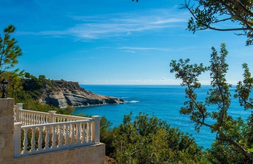 Ferma Villa | Villa Livadi - Eight Bedroom Villa, Sleeps 18