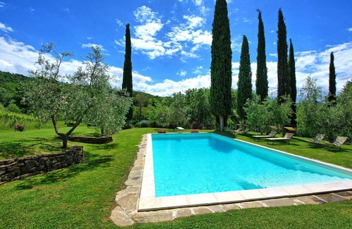 Subbiano Villa | Villa Lo Scoiattolo - Holiday Country Villa with private swimming pool in Casentino Valley, Tuscany