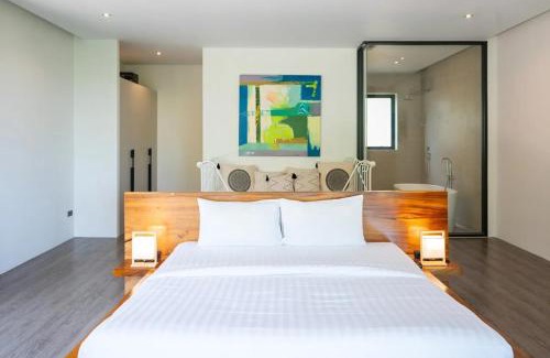 Maret Villa | Villa Lola 2br Saltwater Infinity Pool & Sea View