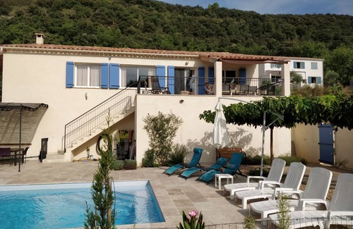 Allemagne-en-Provence Villa | Villa Loregano Provence Gorges Verdon, heated pool -airco , wifi ,14 people.