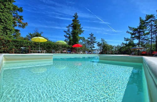 Scheggia Villa | Villa Lorenzo - Vacation Rental with private swimming pool in Valdichiana, Tuscany