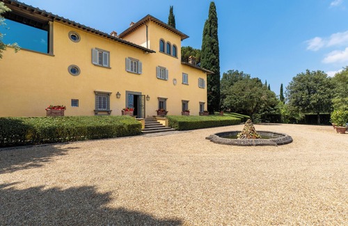 Poggio a Caiano Villa | Villa Loretino - Ultimate Luxury in Florence