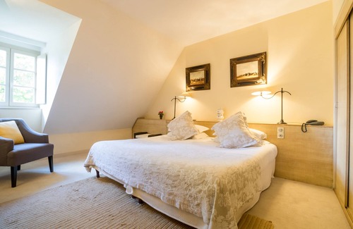 Aloxe-Corton Hotel | Villa Louise
