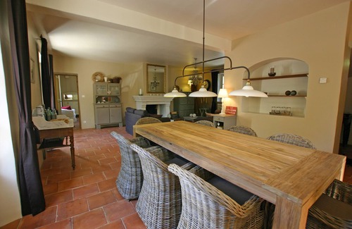 Croagnes Villa | Villa Luberon, with air conditioning & large fairy garden with heated pool and petanque