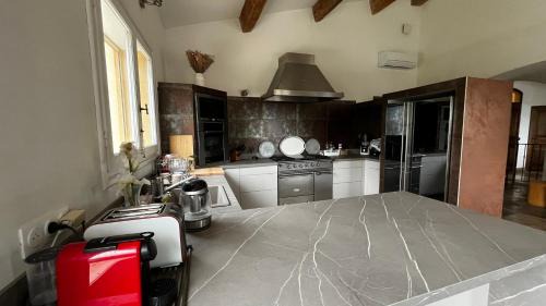 Le Tholonet Apartment | Villa lumineuse avec piscine clim 1ere étage vue panoramique 10min Aix-en-Provence