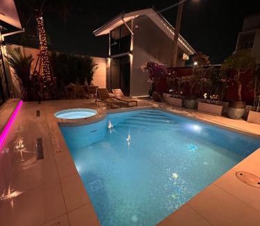 Bang Rak Phatthana House | Villa Luxe Bangkok Private Pool Whirlpool