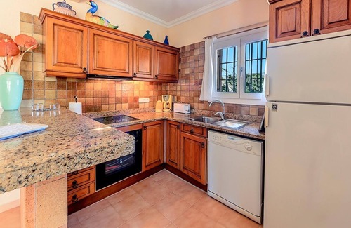 Pinar del Advocat Villa | Villa 'Luxury Xenofilia Lll' with Mountain View, Wi-Fi and Air Conditioning