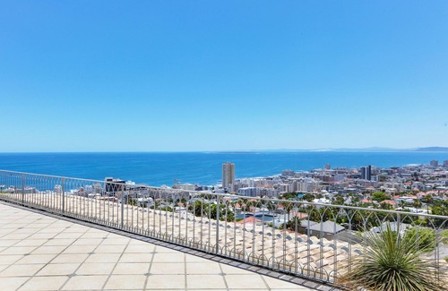 Fresnaye Villa | Villa Lyn in Fresnaye with ocean and mountain views (2 swimming pools)