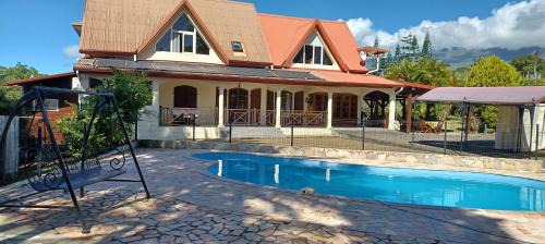 Saint-Benoit House | Villa Lyse - Chambres d'hôtes