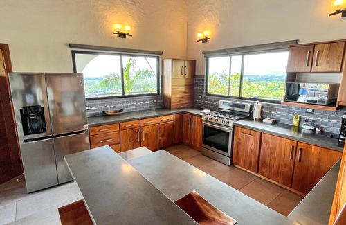 El Cerro House | Villa Macaw Luxury 5 Bdrm, Pool, Ocean, Surf & Sunset Views